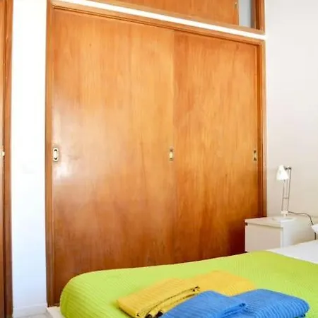 Дом отдыха Lisbon Surf + Beach *