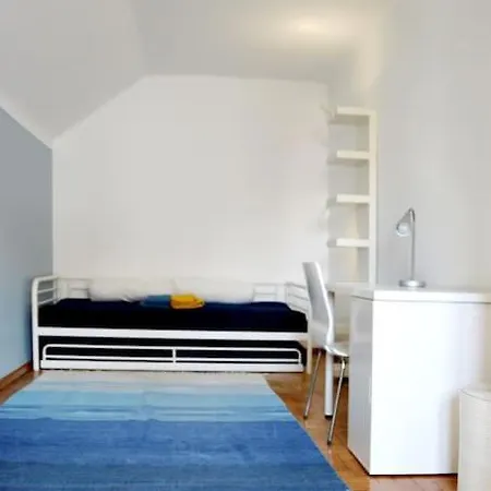 Lisbon Surf + Beach Дом отдыха